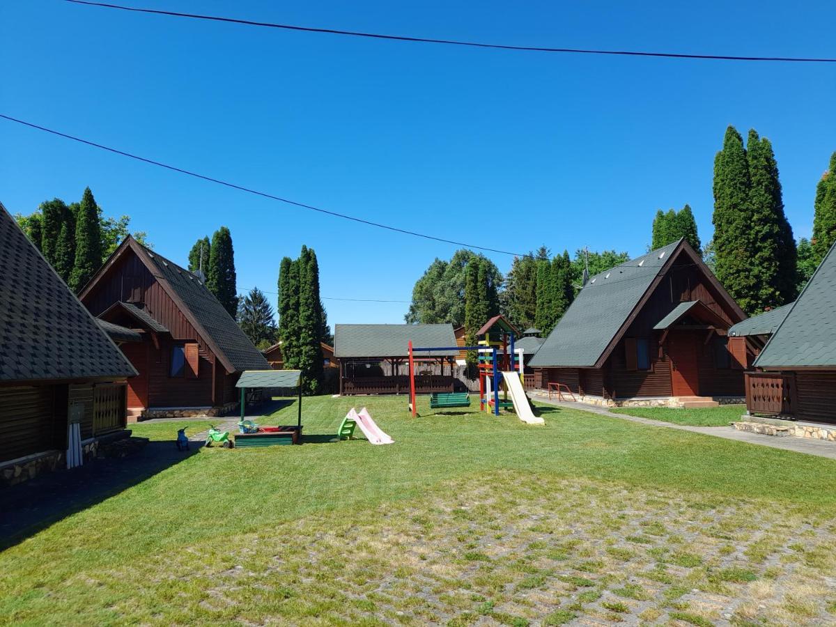 Ozike Apartmanhazak *